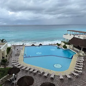 Plaza Sea View Apartment Cancun